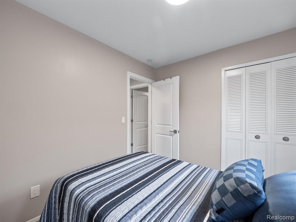 43846 Hanford Road Canton, MI 48187 - Photo 20 of 37