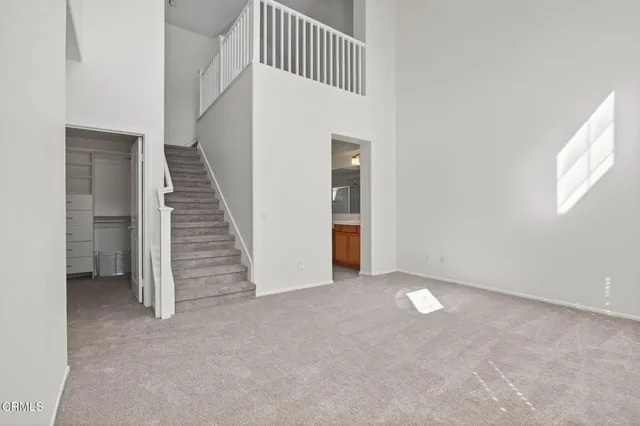 a view of an empty walk in closet