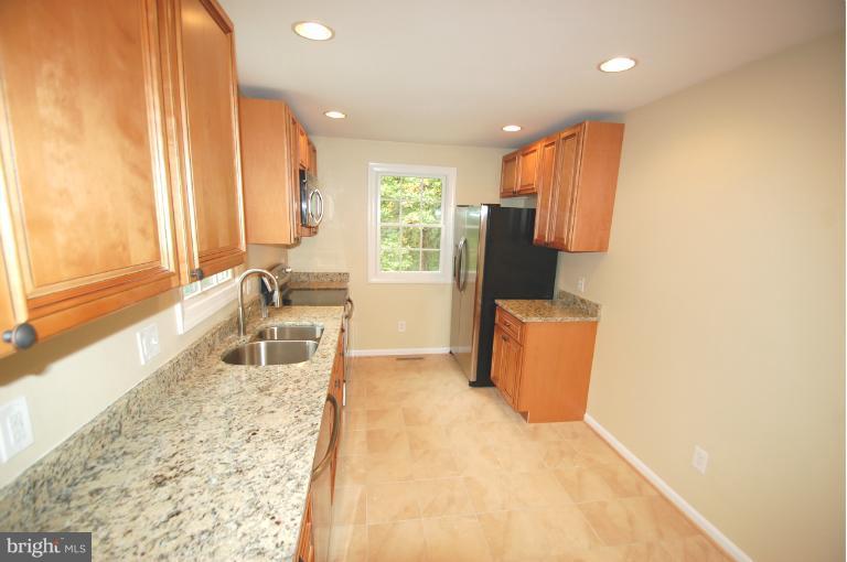 6747 Leeds Manor Road Marshall, VA 20115 - Photo 1 of 15 Kitchen