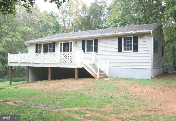6747 Leeds Manor Road Marshall, VA 20115 - Photo 14 of 15 Exterior (Front)