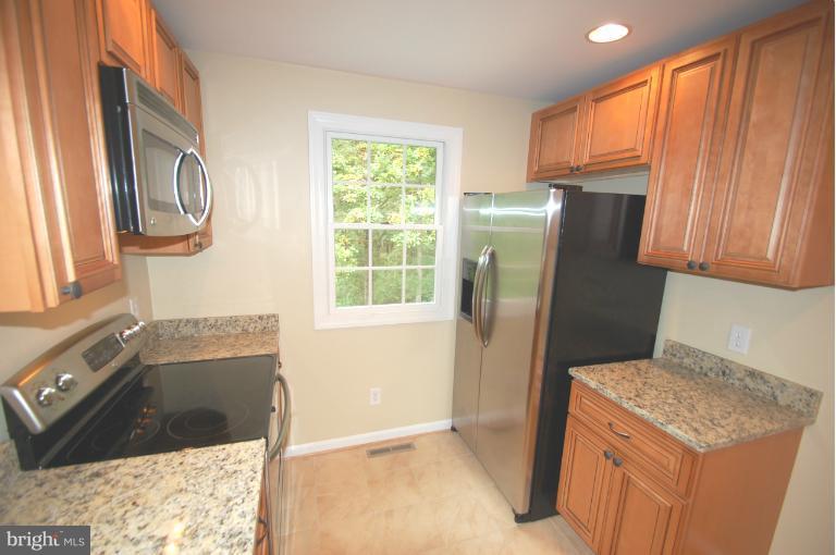 6747 Leeds Manor Road Marshall, VA 20115 - Photo 5 of 15 Kitchen