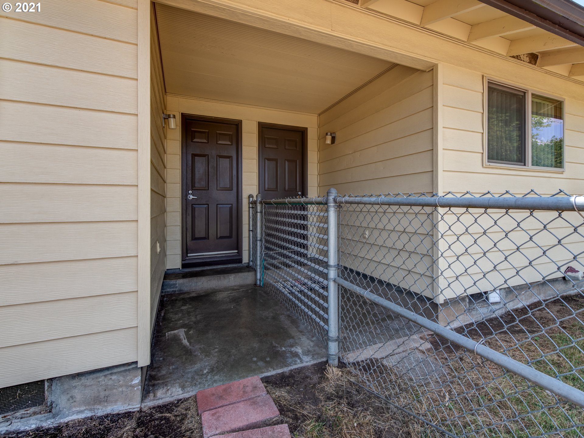 841 Maxwell Road Eugene, OR 97404 - Photo 14 of 17 Gallery Image 14