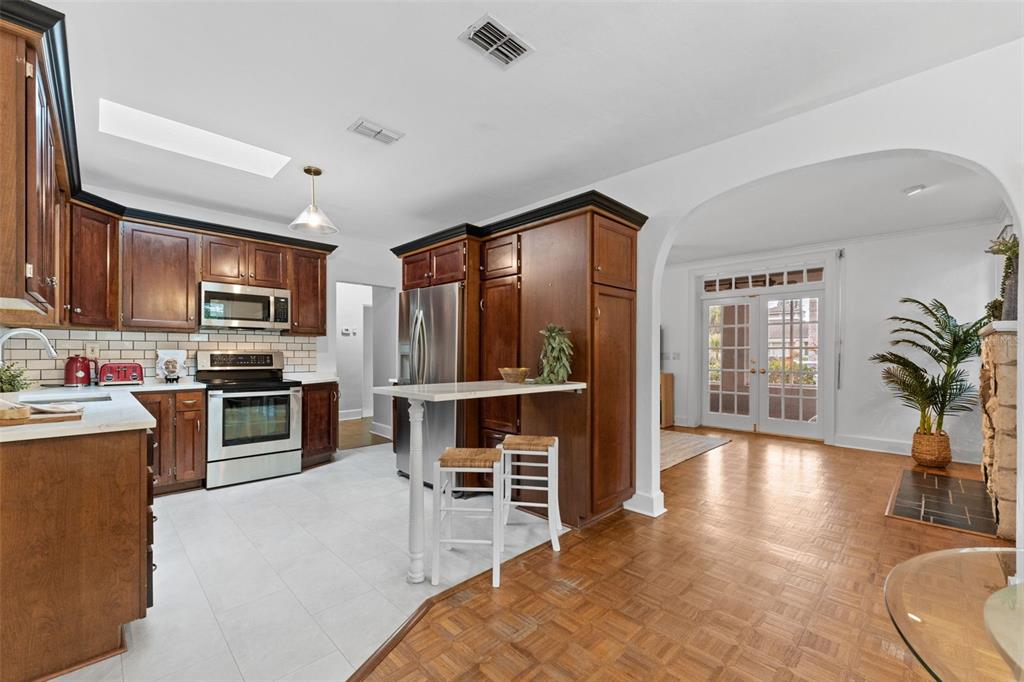 250 Aberdeen Street Dunedin, FL 34698 - Photo 8 of 45