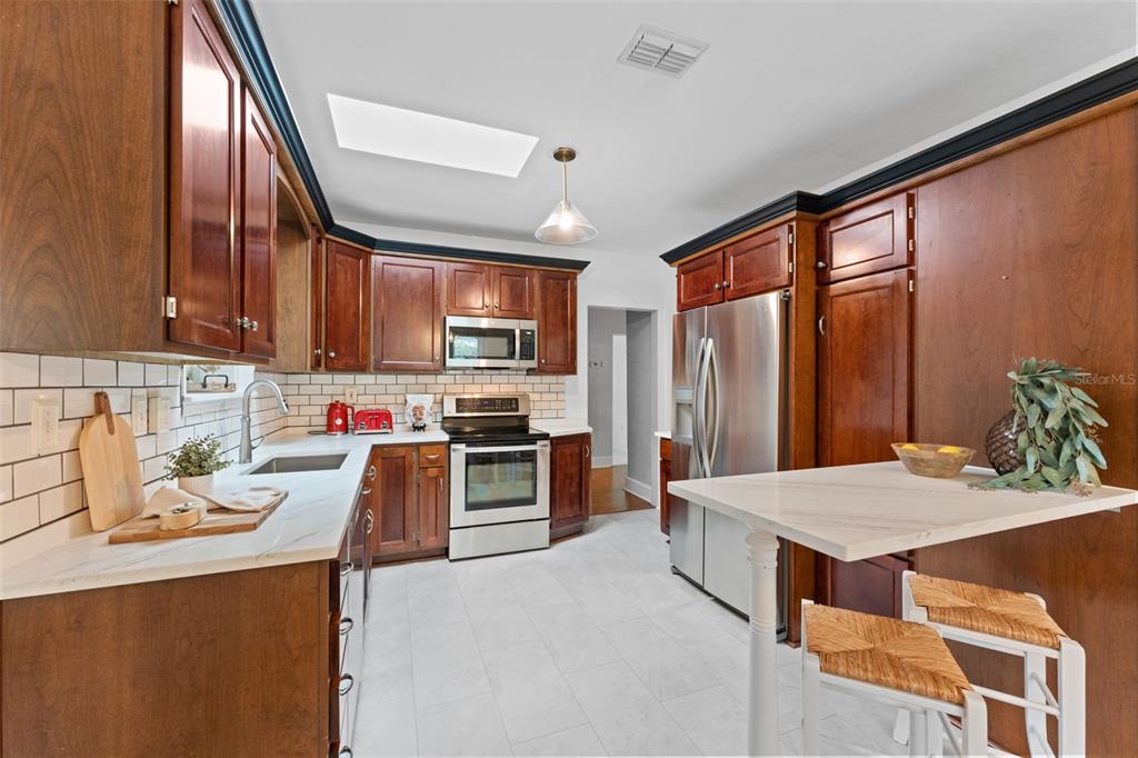 250 Aberdeen Street Dunedin, FL 34698 - Photo 10 of 45