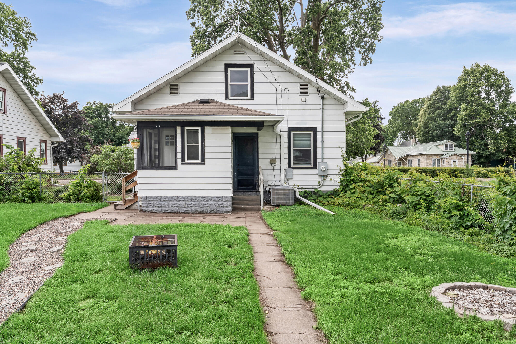 1328 George Street La Crosse, WI 54603 - Photo 26 of 31 Back of house & yard