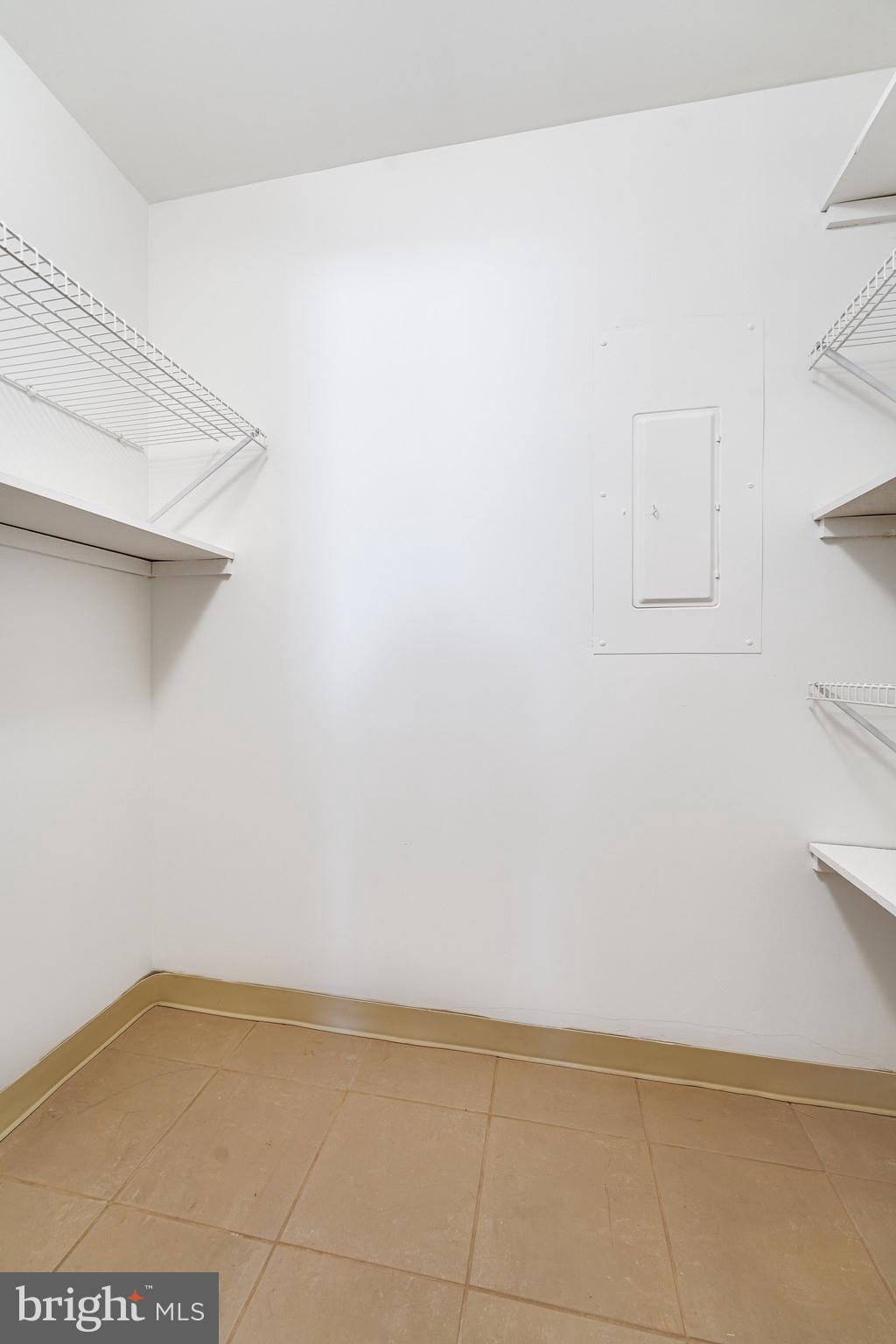 11500 Fairway Drive, Unit 402 Reston, VA 20190 - Photo 22 of 65 a view of small space