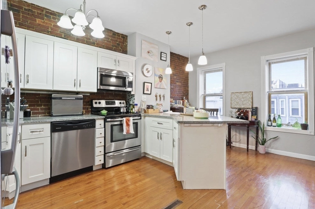 166 F Street, Unit 4 Boston, MA 02127 - Photo 3 of 12