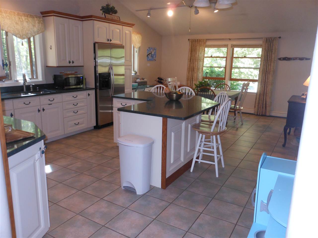 13 Royal Range Road Sandown, NH 03873 - Photo 3 of 22