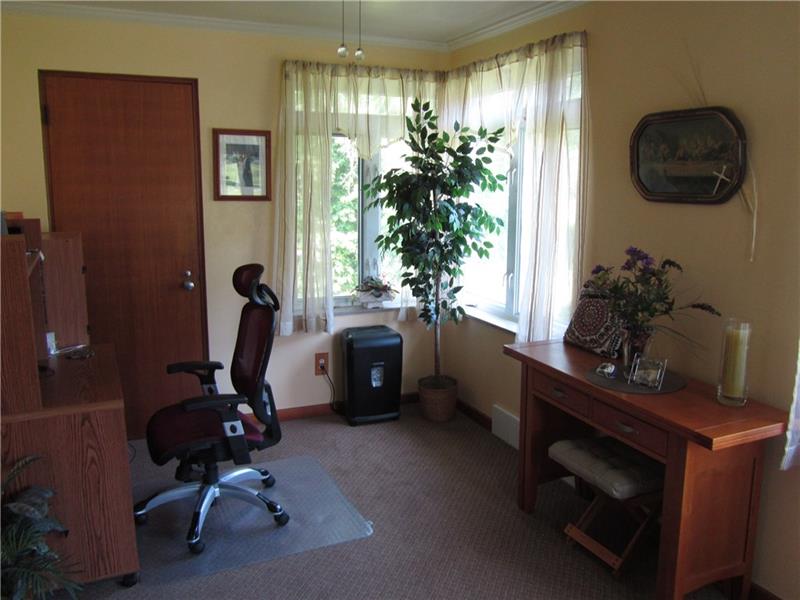 180 Coyle Curtain Road Monongahela, PA 15063 - Photo 11 of 24 Diningroom