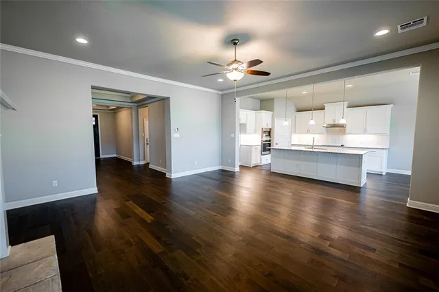 $2,850 | 918 Edinburgh Drive, McGregor, TX 76657