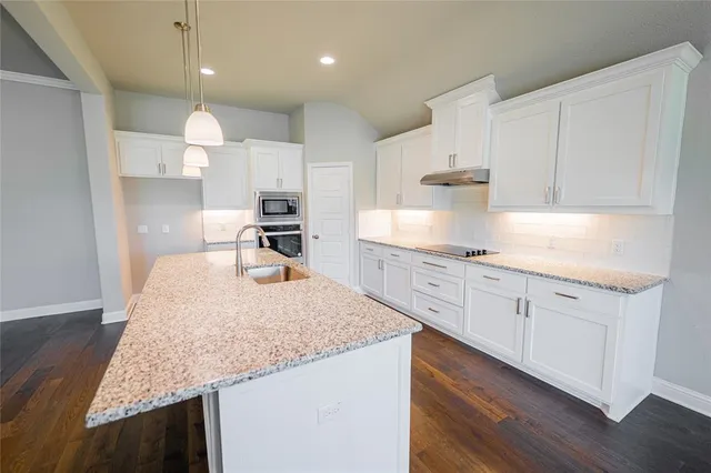 $2,850 | 918 Edinburgh Drive, McGregor, TX 76657