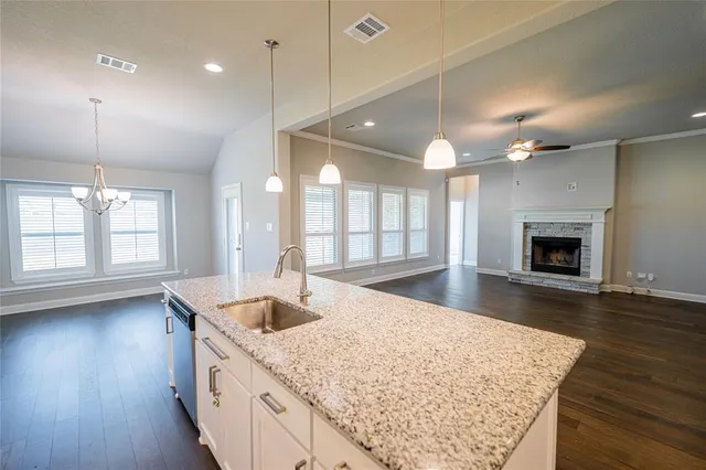 $2,850 | 918 Edinburgh Drive, McGregor, TX 76657