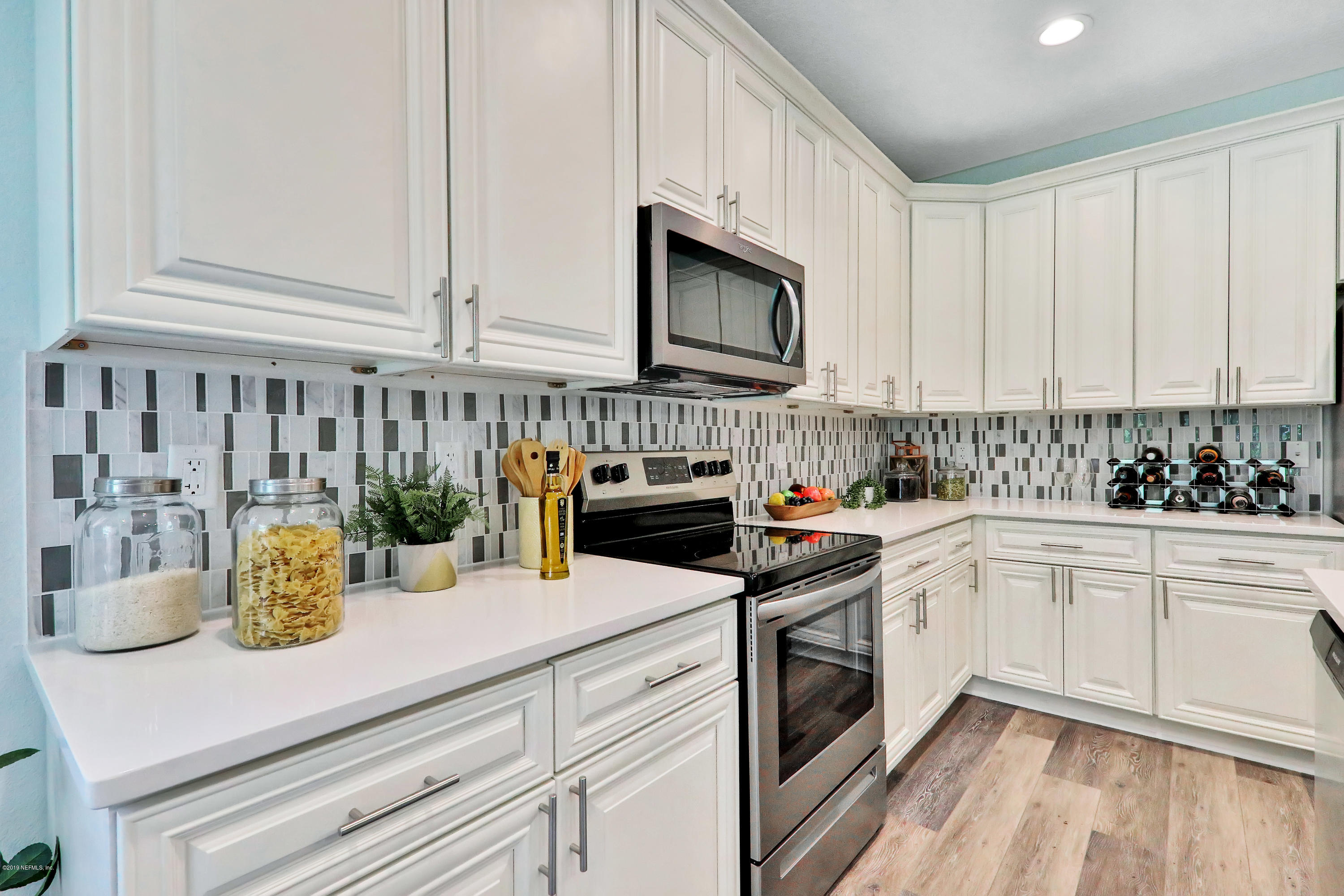 9639 Kevin Road Jacksonville, FL 32257 - Photo 6 of 25 Kitchen 3