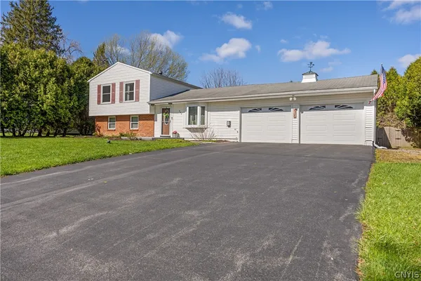 $299,000 | 202 Resseguie Drive, Van Buren, NY 13209