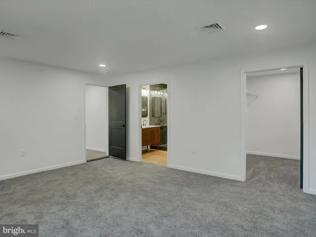 a view of empty room