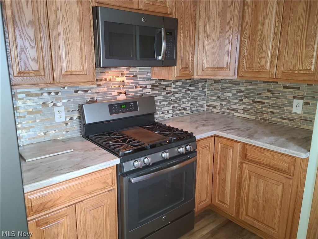 9405 Biddulph Road Brooklyn, OH 44144 - Photo 2 of 13 Gallery Image 2