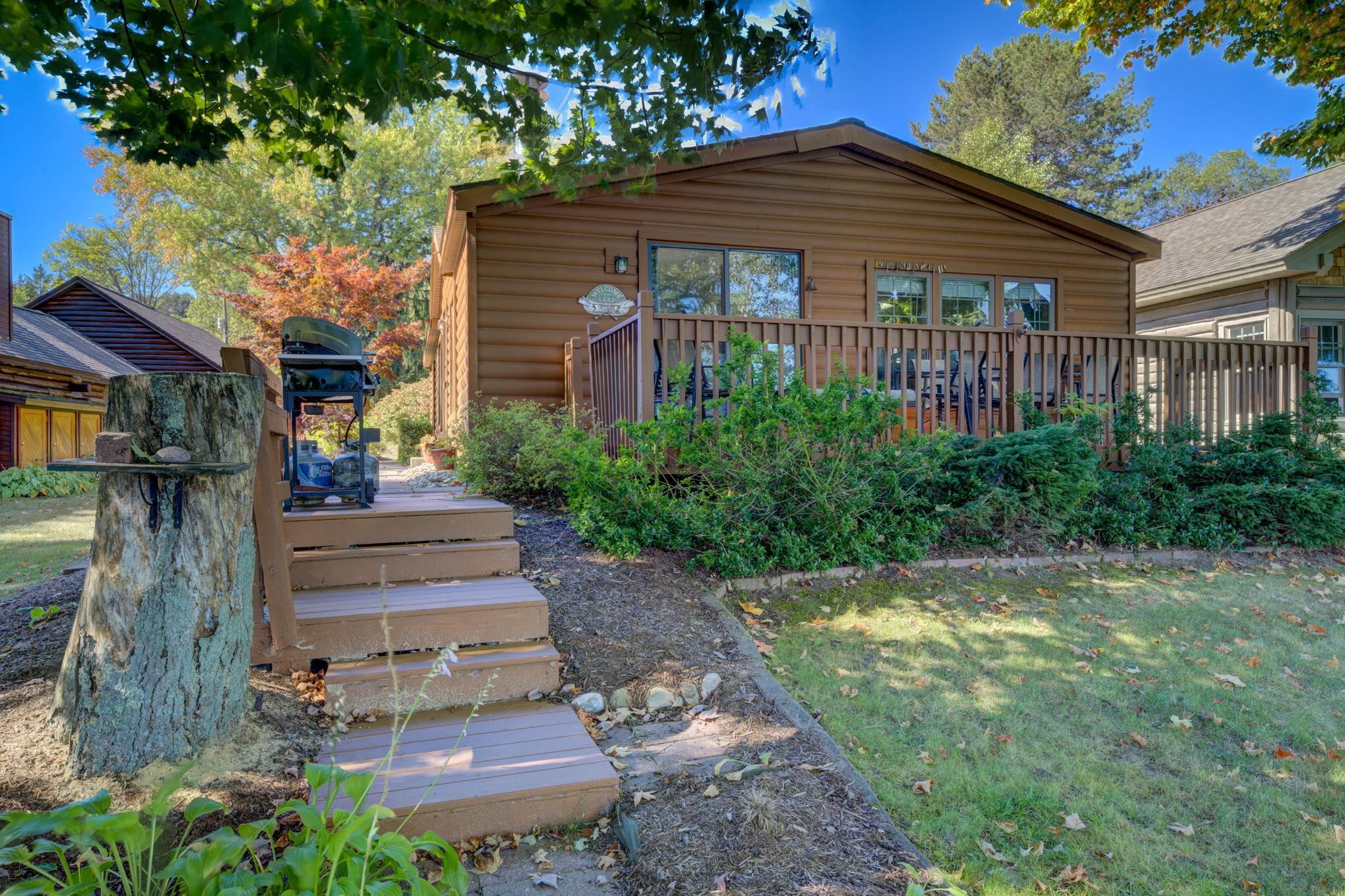8095 South Rustic Drive Cedar, MI 49621 - Photo 7 of 68 1931501-AB6BAD77-5616-491A-9A9F-BEE904DF8B30.JPG