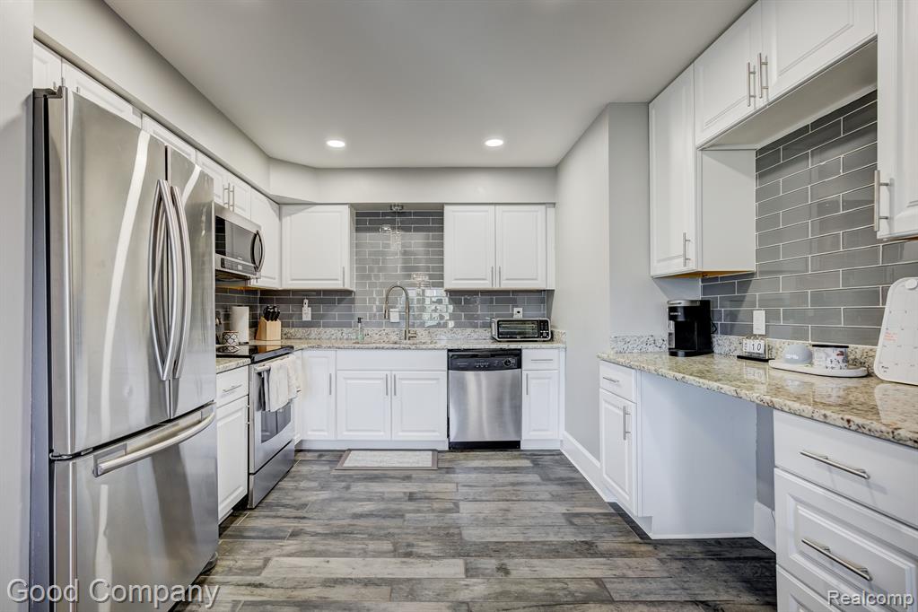 946 North Adams Road, Unit 7 Birmingham, MI 48009 - Photo 6 of 24