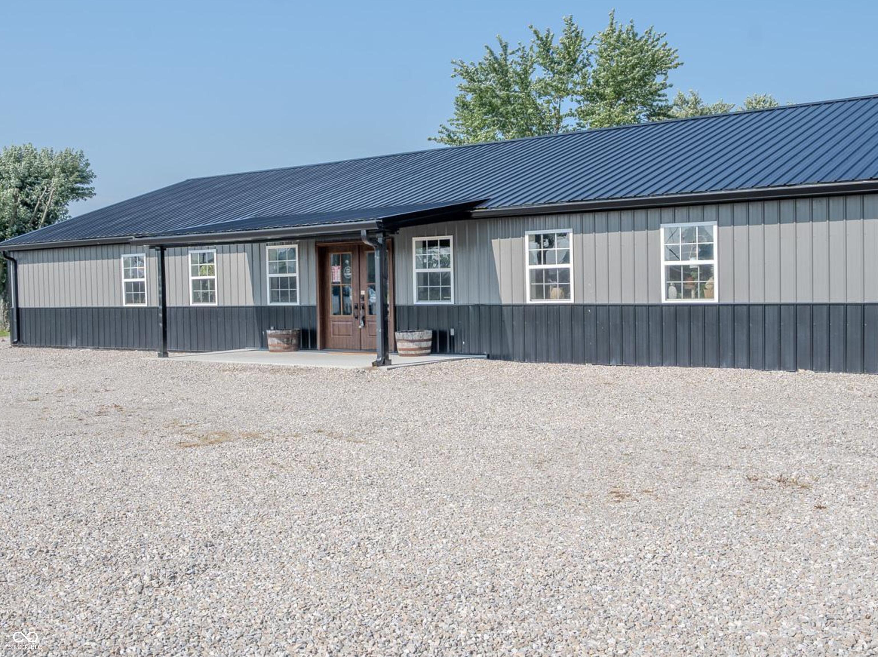 1530 Locust Street North Vernon, IN 47265 - Photo 4 of 31