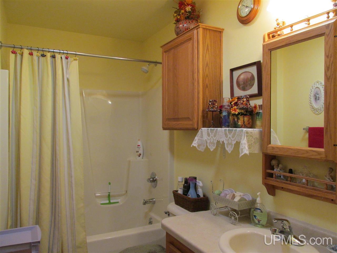 1862 Little Harbor Road Manistique, MI 49854 - Photo 14 of 19 Gallery Image 14