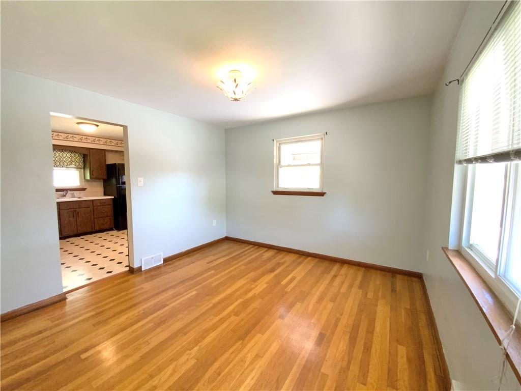 481 Oregon Avenue Rochester, PA 15074 - Photo 12 of 28 Dining Room