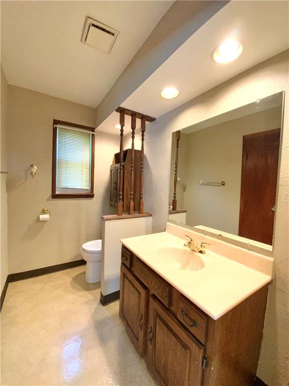 481 Oregon Avenue Rochester, PA 15074 - Photo 15 of 28 1stFlr Partial Bath