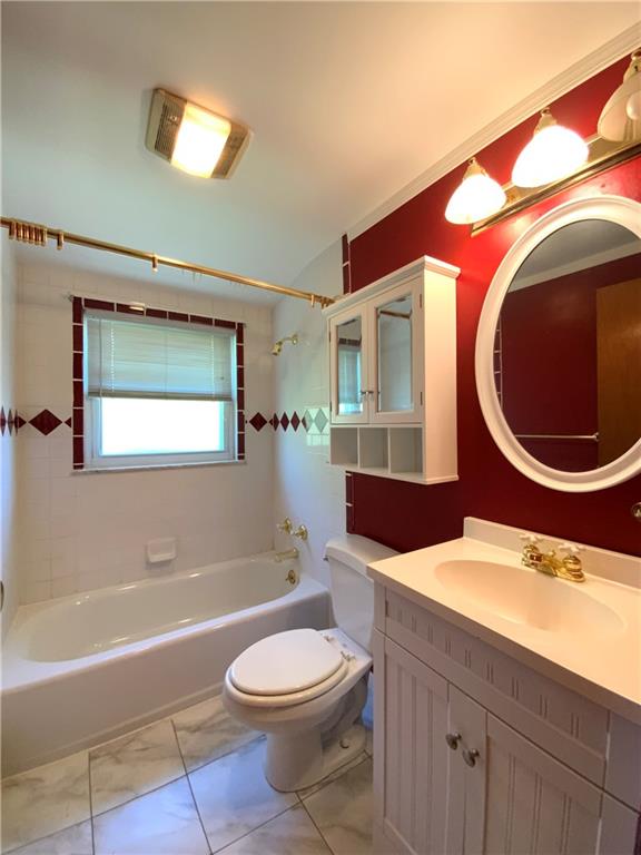 481 Oregon Avenue Rochester, PA 15074 - Photo 21 of 28 2ndFlr Full Bath