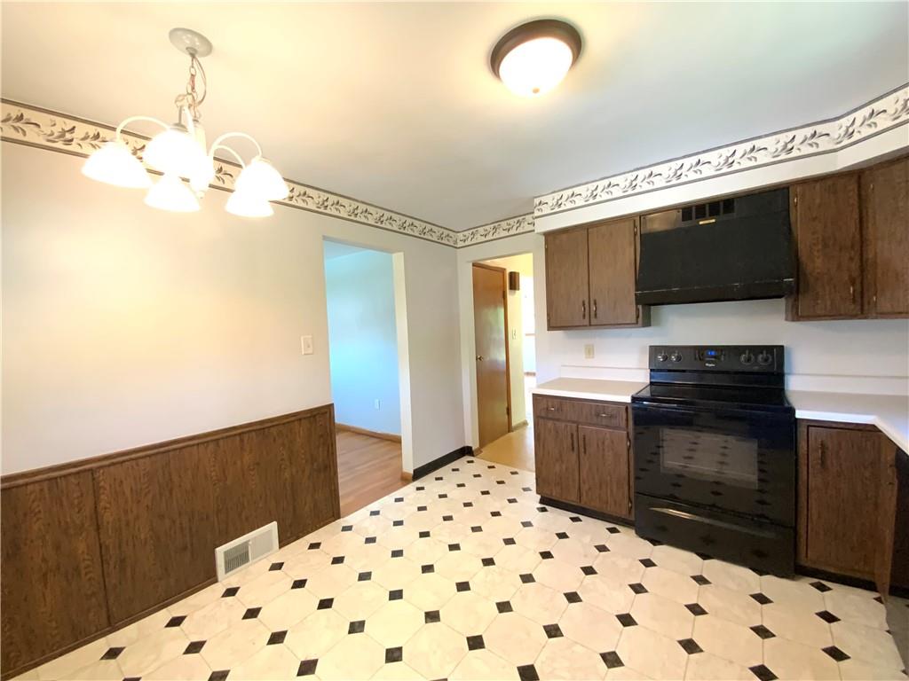 481 Oregon Avenue Rochester, PA 15074 - Photo 7 of 28 Kitchen