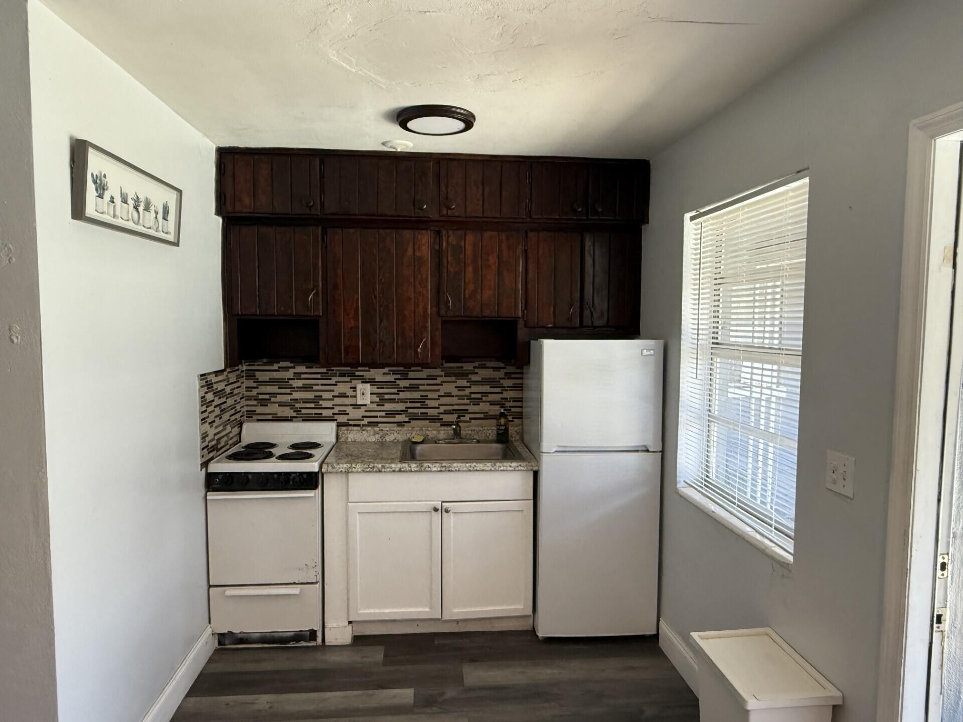 131 East 27th Street, Unit 5 Riviera Beach, FL 33404 - Photo 4 of 7 Kitchen