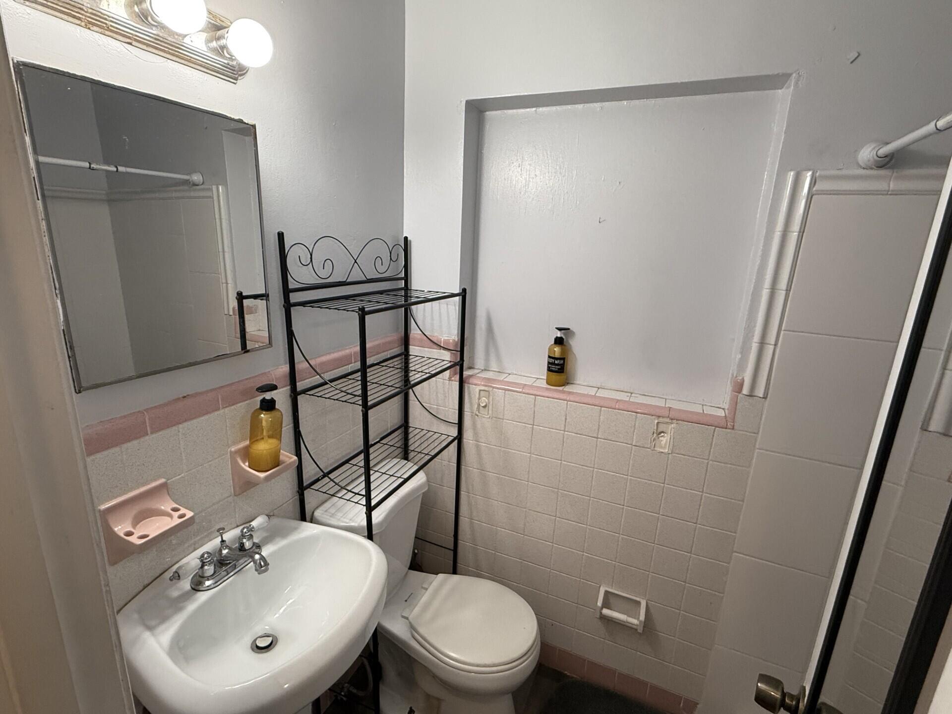 131 East 27th Street, Unit 5 Riviera Beach, FL 33404 - Photo 7 of 7 Bathroom