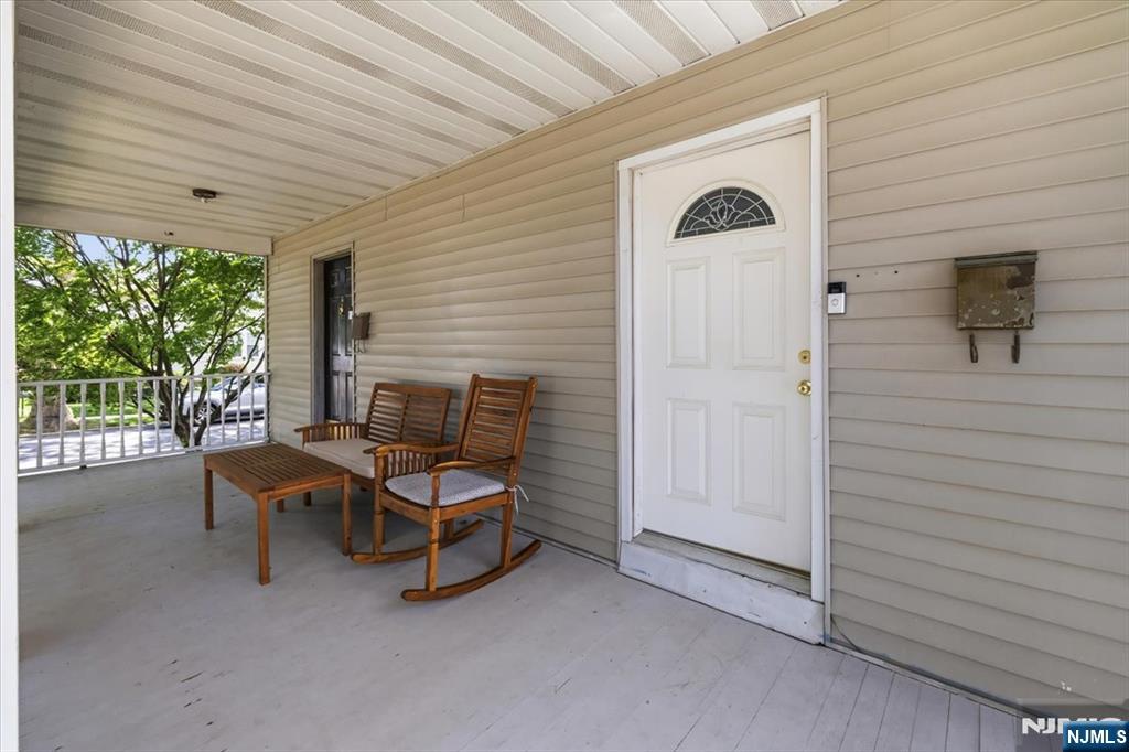 204 Herman Street Hackensack, NJ 07601 - Photo 5 of 33
