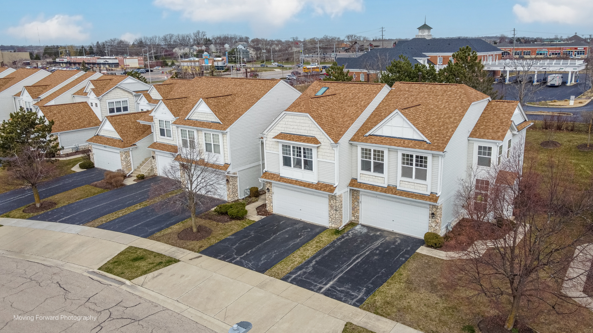 1086 Delta Drive Elgin, IL 60123 - Photo 2 of 29 an aerial view of a house