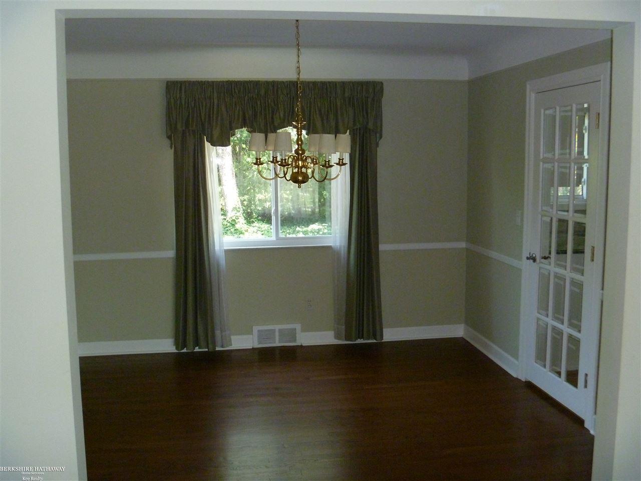 898 Canterbury Road Grosse Pointe Woods, MI 48236 - Photo 7 of 19