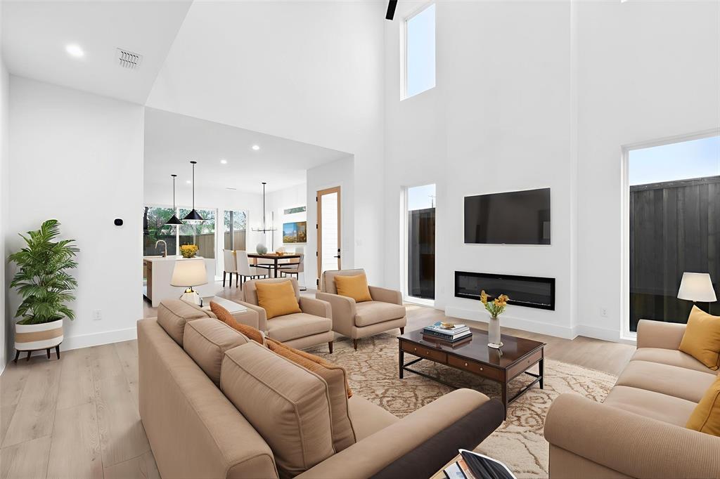 2812 Guymon Street Dallas, TX 75212 - Photo 2 of 22