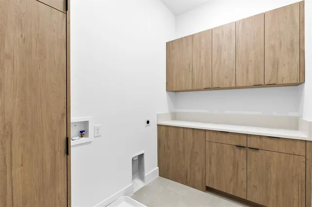 a picture of a black and white photo