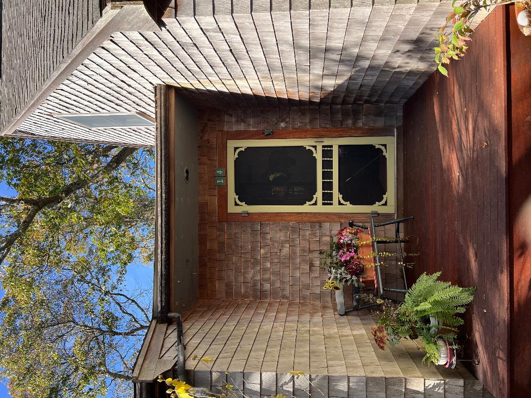 14-twenty First Street North Edgartown, MA 02539 - Photo 3 of 22 a front view of a house with a garden