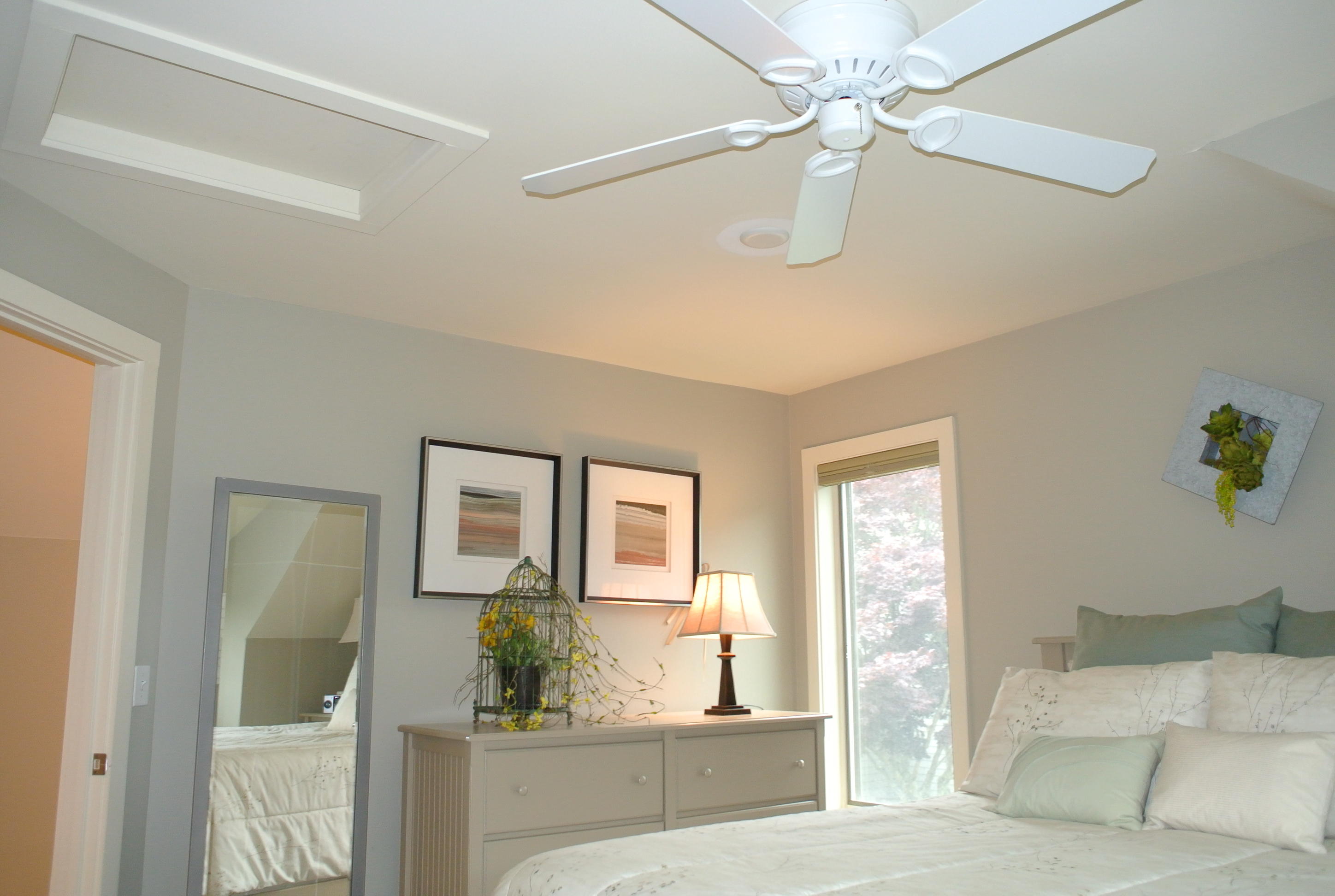 22 Mid-Iron Way, Unit 7509 Mashpee, MA 02649 - Photo 25 of 32 a living room with furniture and a window