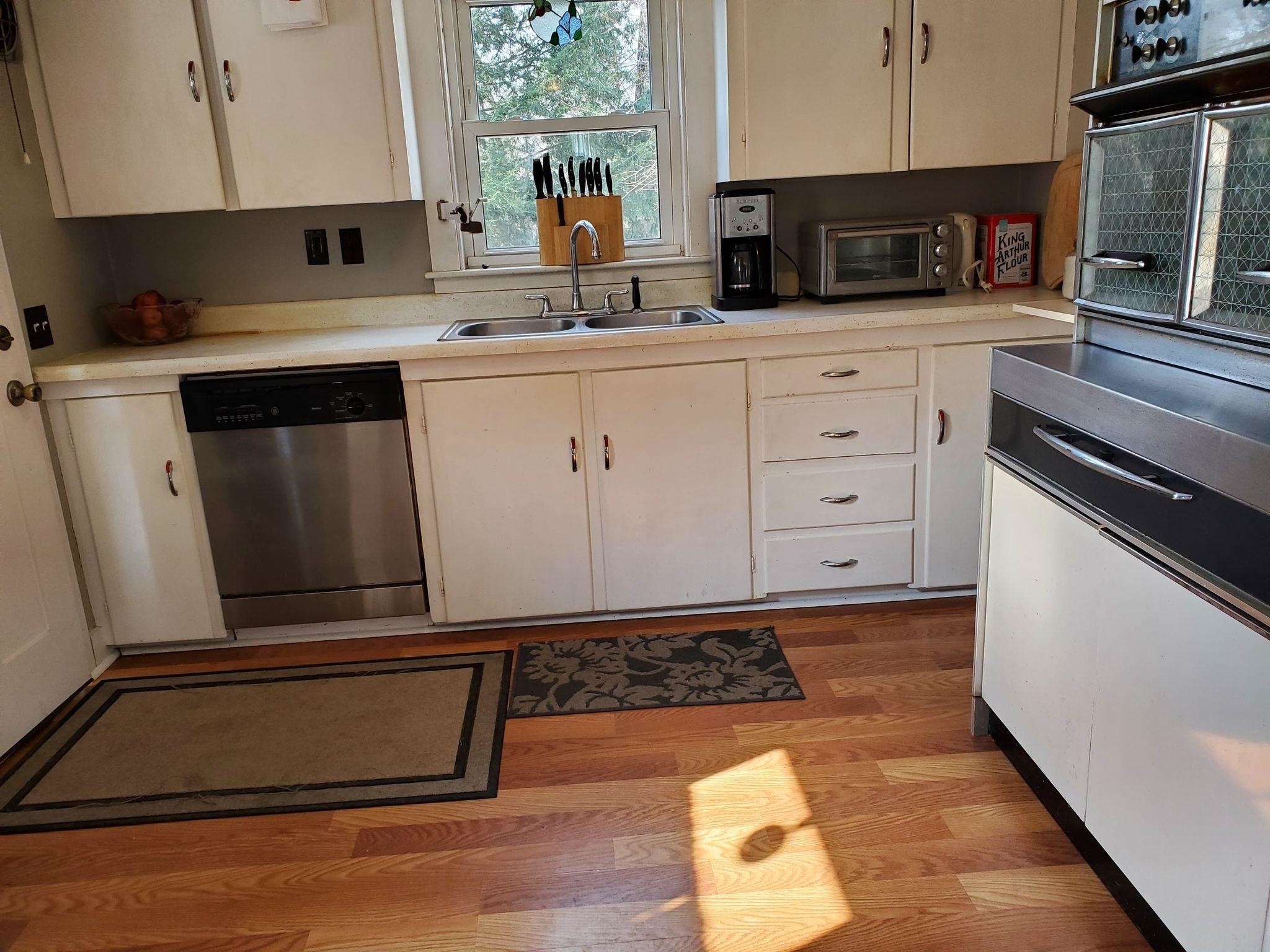 129 Commonwealth Avenue Springfield, VT 05156 - Photo 8 of 27