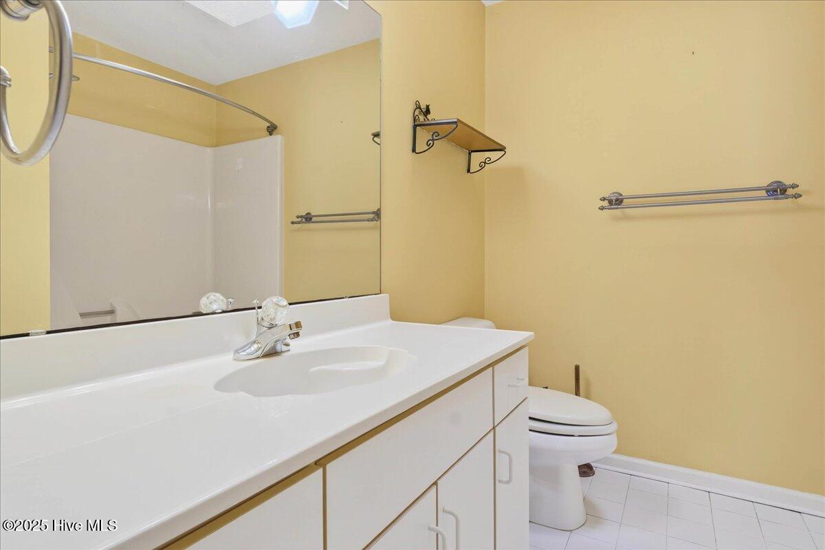 434 Deer Path Calabash, NC 28467 - Photo 35 of 40 Guest Bath