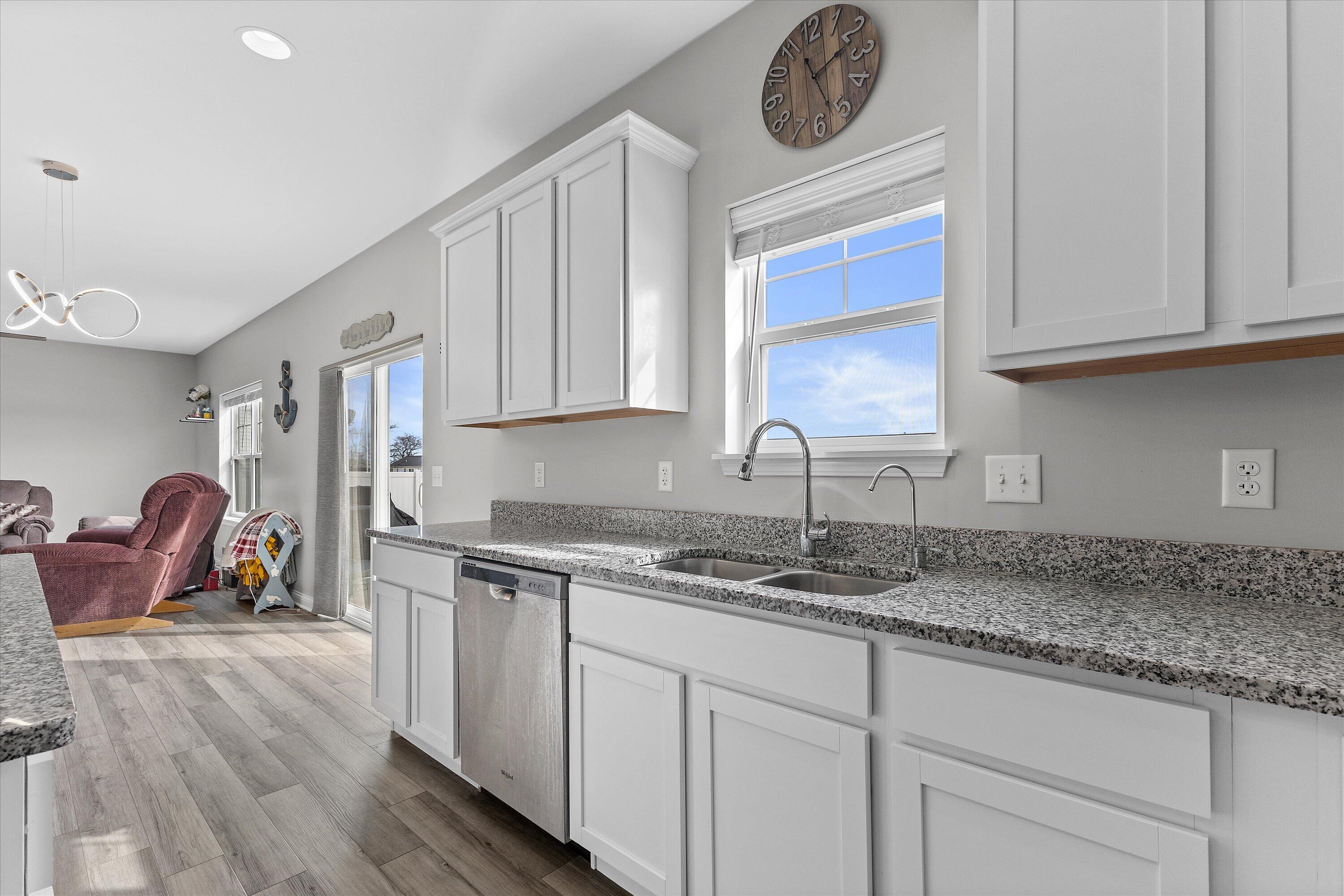 203 Linden Lane Delavan, WI 53115 - Photo 10 of 46 Kitchen