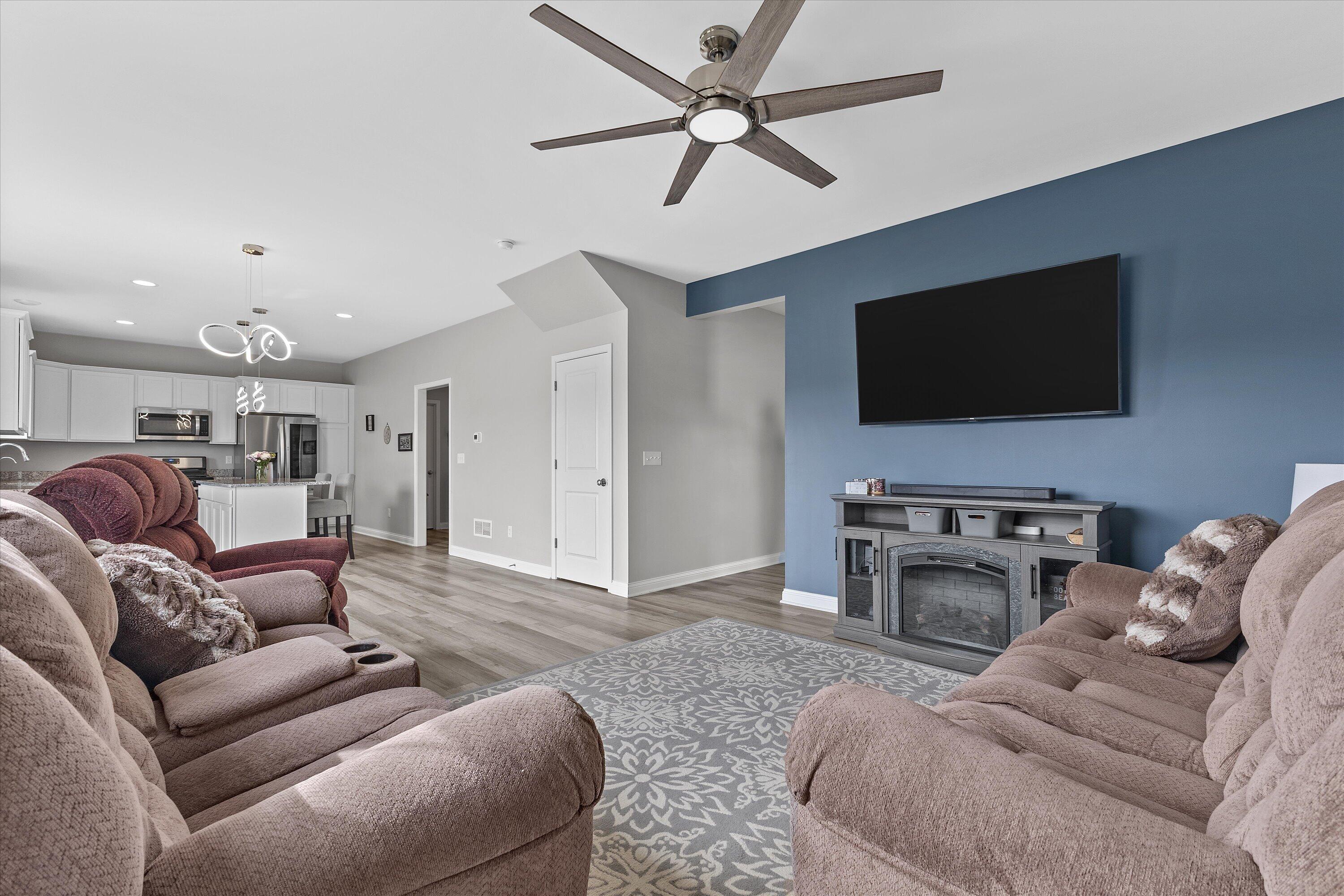 203 Linden Lane Delavan, WI 53115 - Photo 14 of 46 Living Area