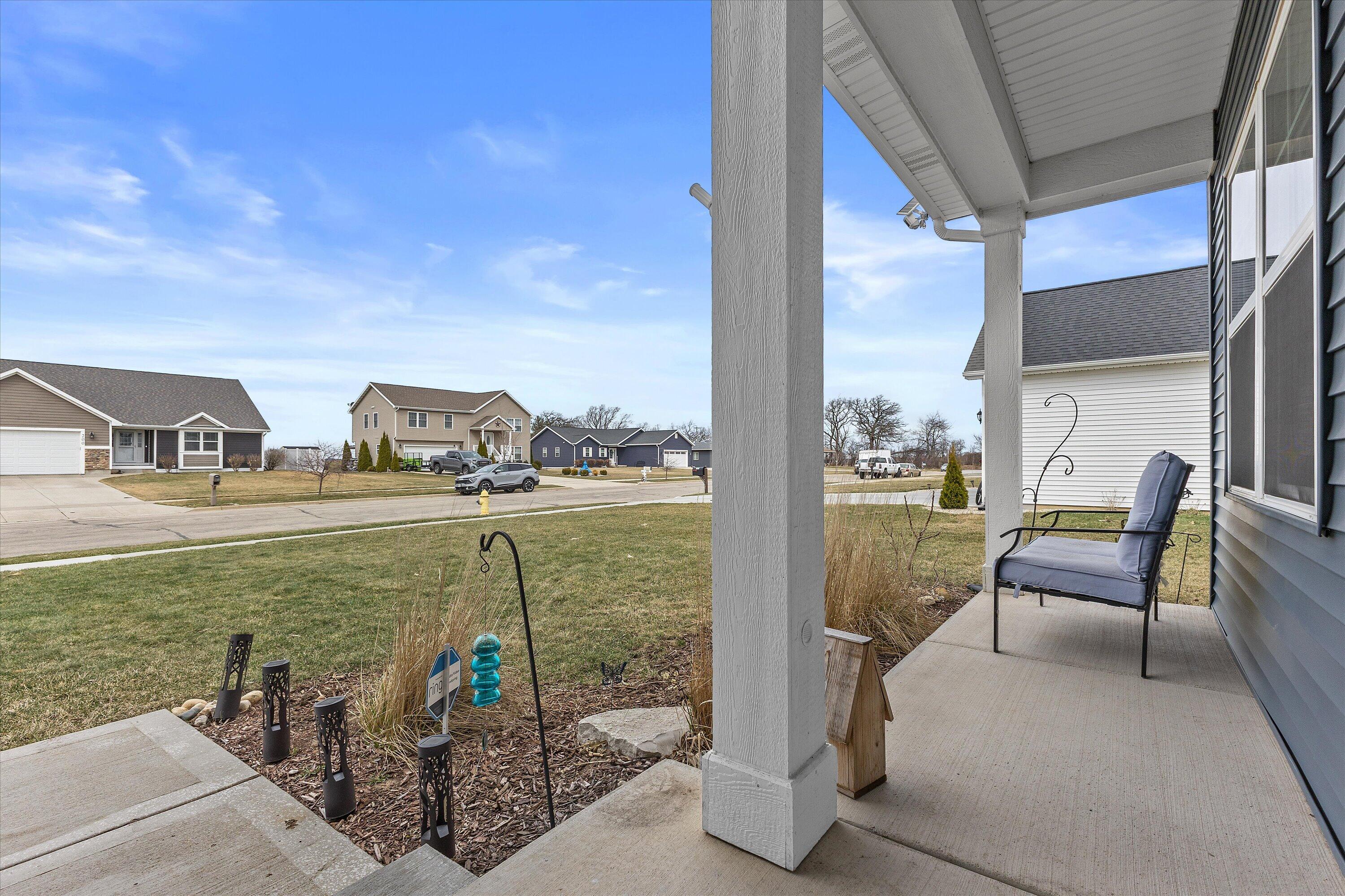 203 Linden Lane Delavan, WI 53115 - Photo 3 of 46 Front Entry