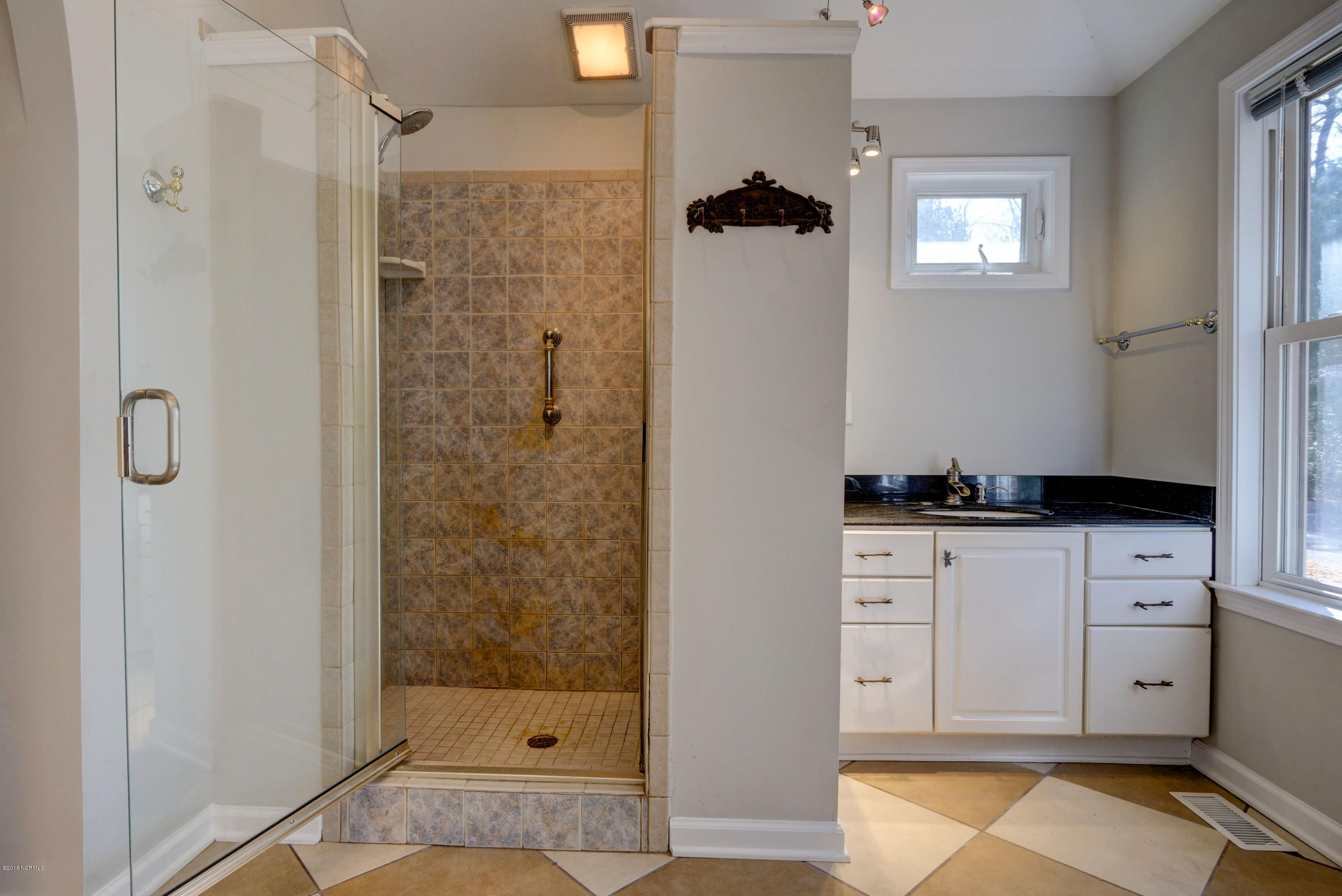 301 Porters Neck Road Wilmington, NC 28411 - Photo 16 of 30 Master Bath