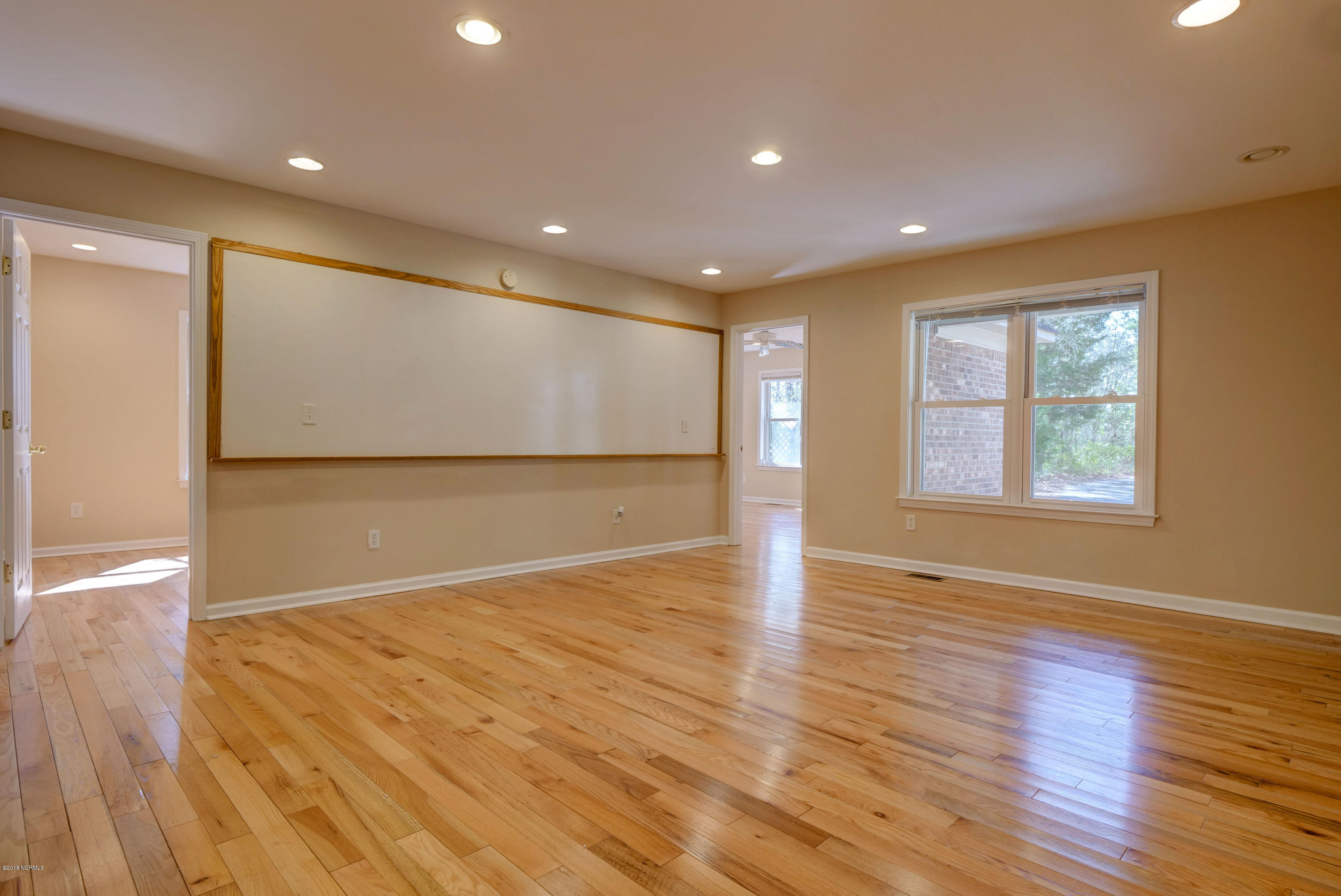 301 Porters Neck Road Wilmington, NC 28411 - Photo 17 of 30 Family Room/Den