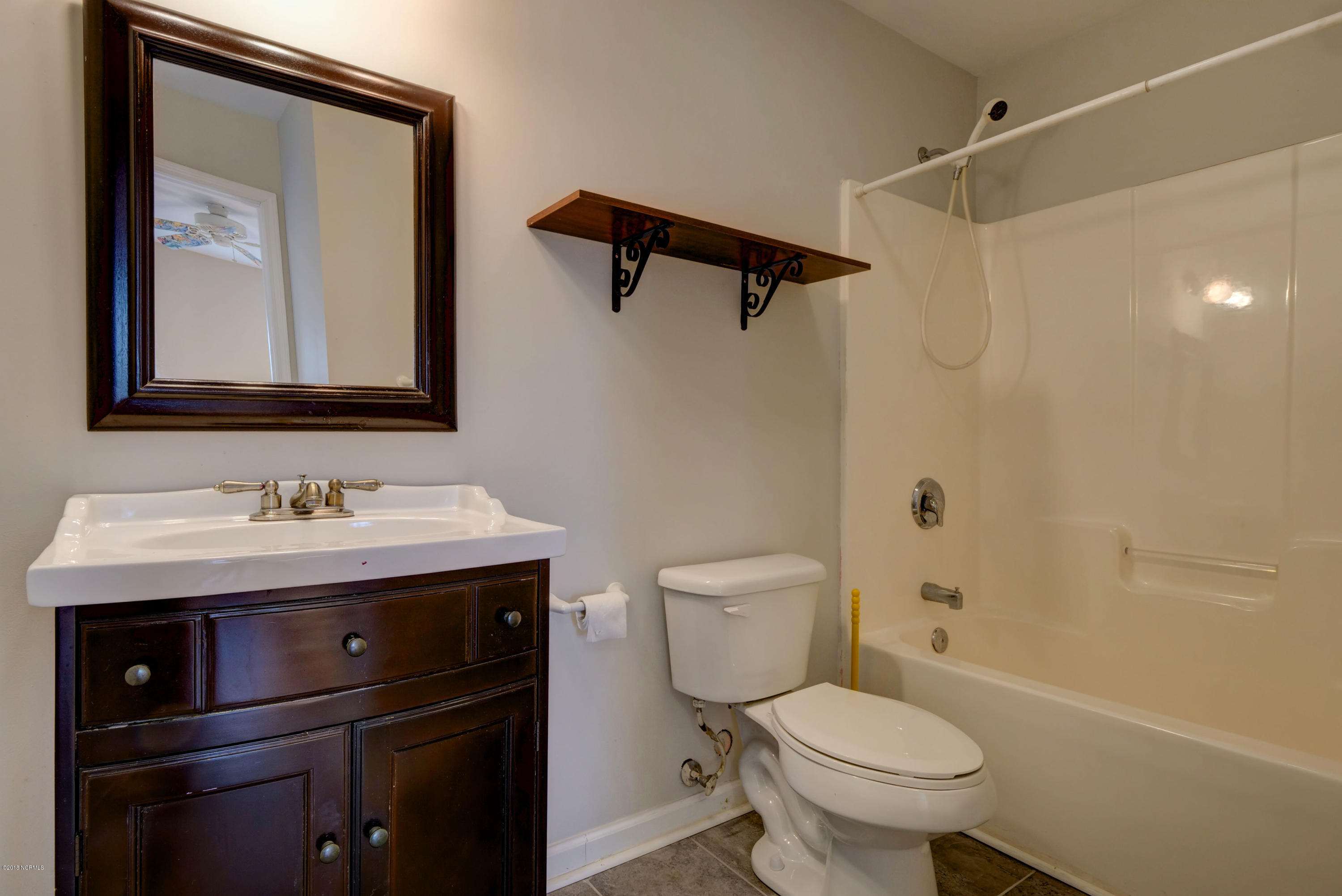 301 Porters Neck Road Wilmington, NC 28411 - Photo 23 of 30 Bathroom 2