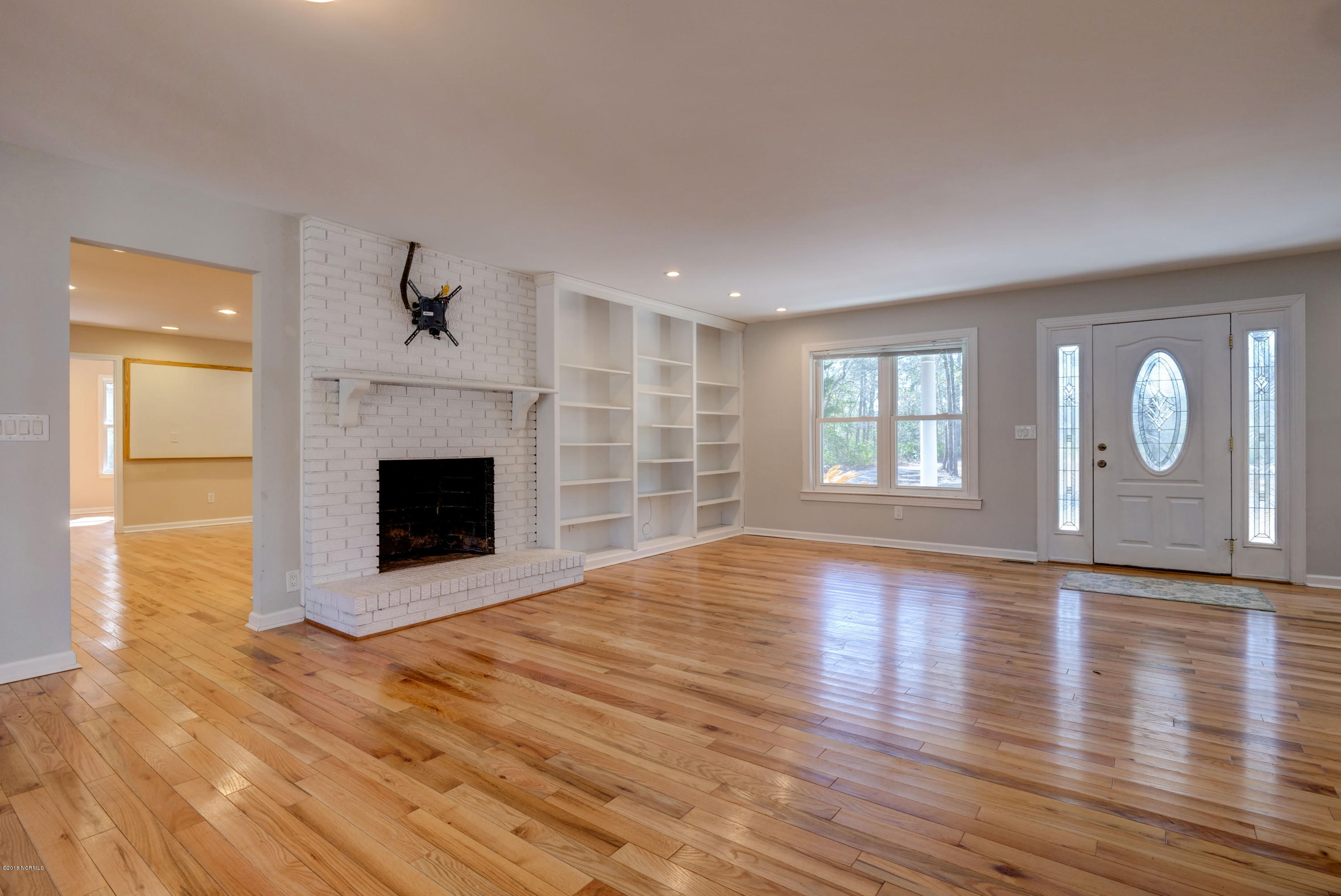 301 Porters Neck Road Wilmington, NC 28411 - Photo 5 of 30 Living Room