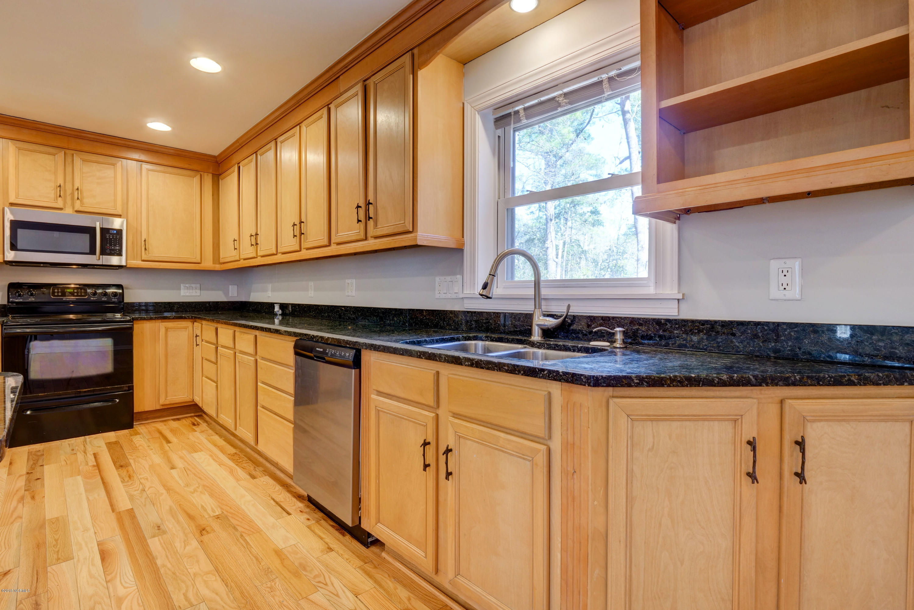 301 Porters Neck Road Wilmington, NC 28411 - Photo 7 of 30 Kitchen