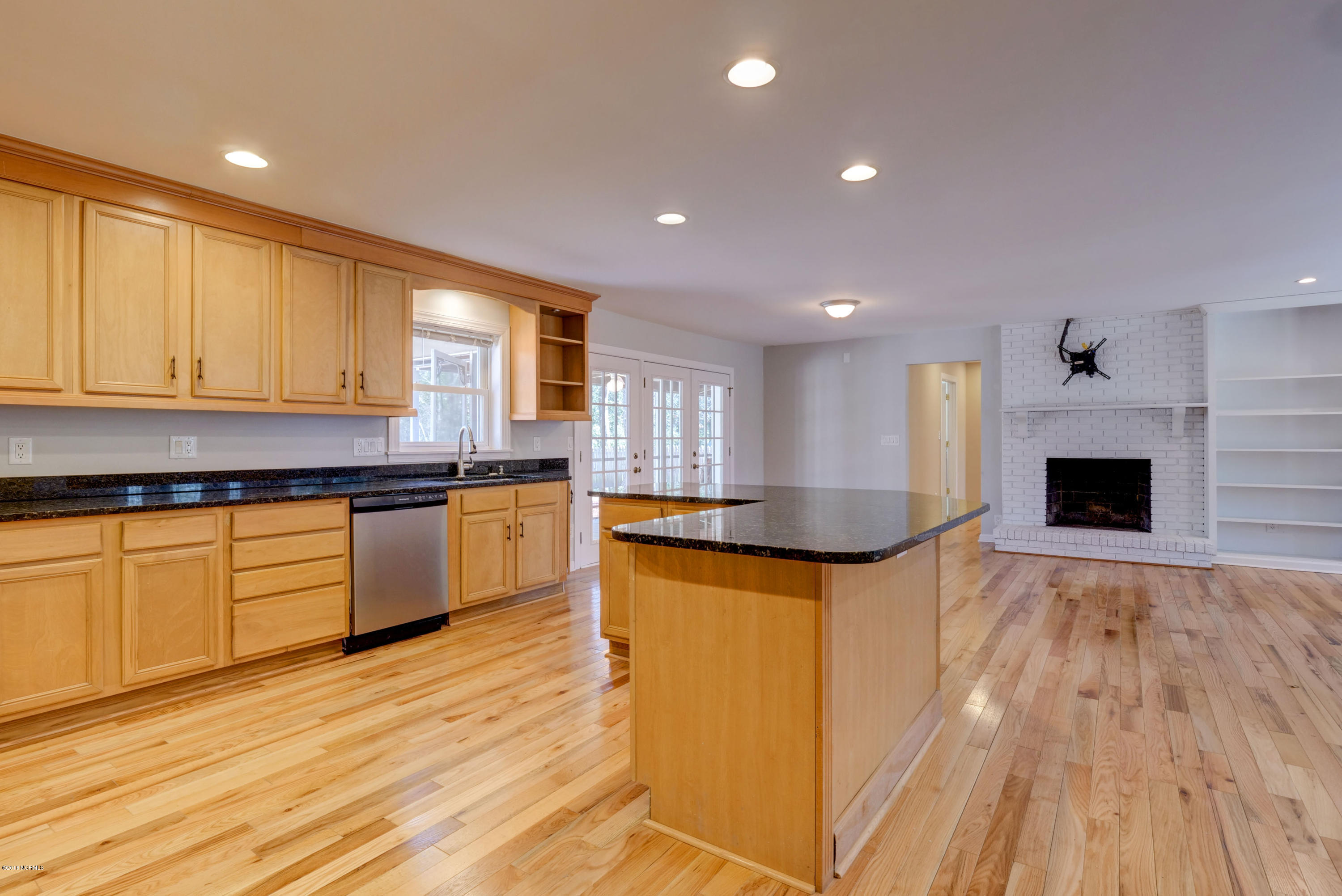 301 Porters Neck Road Wilmington, NC 28411 - Photo 9 of 30 Kitchen