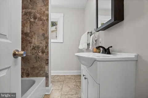 $165,000 | 2013 Edgmont Avenue, Chester, PA 19013