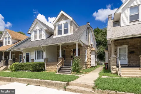 $165,000 | 2013 Edgmont Avenue, Chester, PA 19013